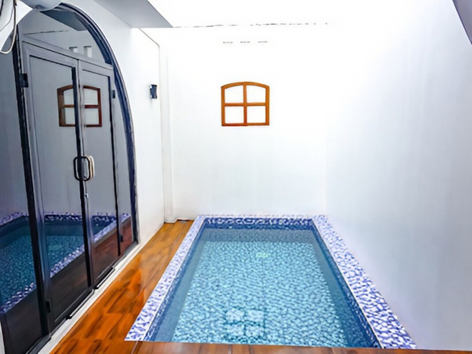Swimming Pool 2