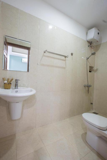 Bathroom 7