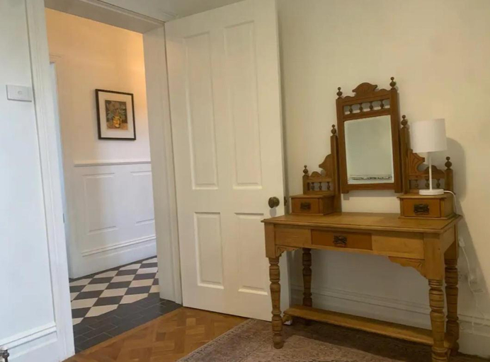 Others 5, Islay House - Sweet Single, Macedon Ranges Bal