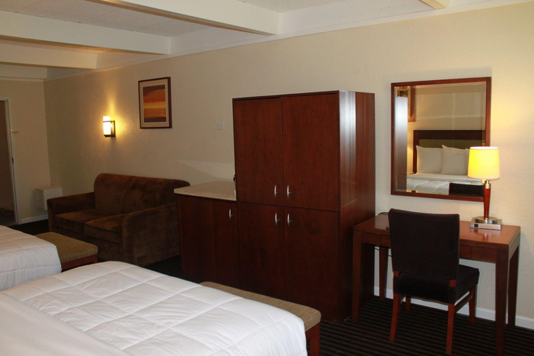 Bedroom 3, Lexington Inn & Suites - N.W. Chicago West/Elgin, Cook