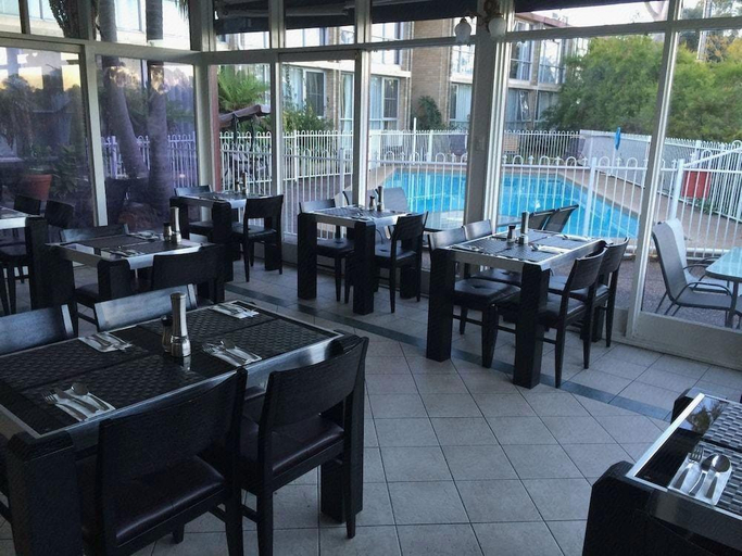 Food & Drinks 5, The Select Inn Ryde, Sydney