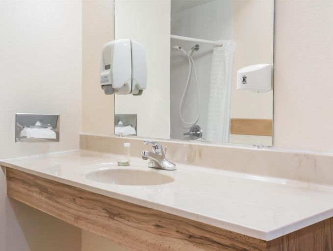 Bathroom 4, Super 8 By Wyndham Higginsville, Lafayette