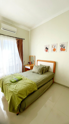 Bedroom 2, Villa Madina Keluarga  (full ac) dekat jtp 3, Malang