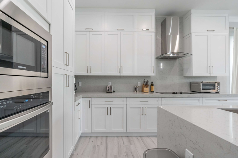 Room 3, Sparkling new Vanderbilt Beach Luxury Escape, Collier