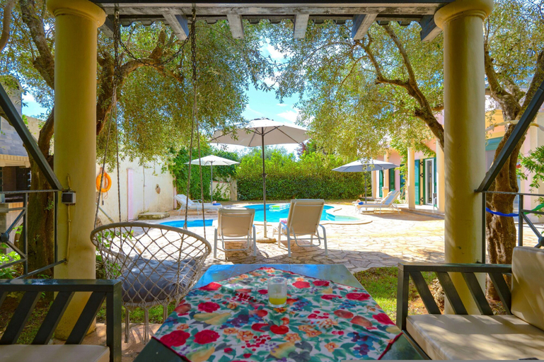Room 5, Villa Zaira in Corfu, Ionian Islands