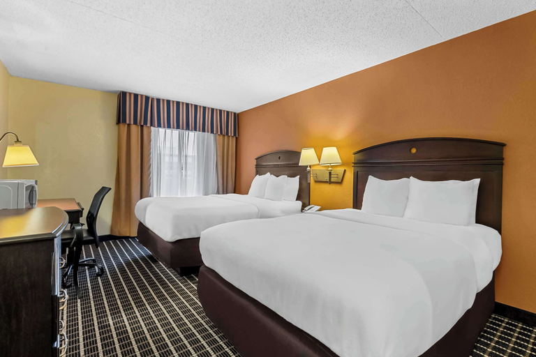 Bedroom 3, Comfort Inn & Suites Somerset - New Brunswick, Somerset