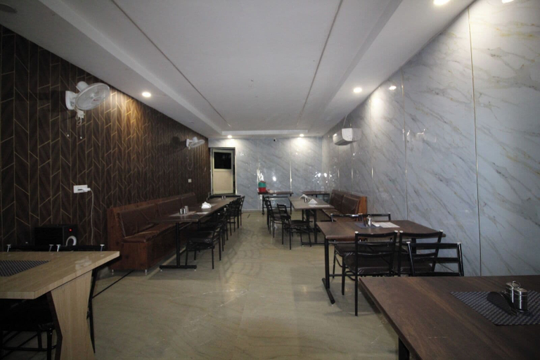 Food & Drinks 3, Hotel Classic Bar & Restaurant, Solan