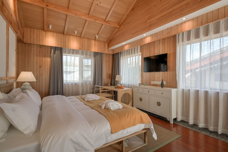Bedroom 2, Floral Hotel Lijiang Huazizai, Lijiang