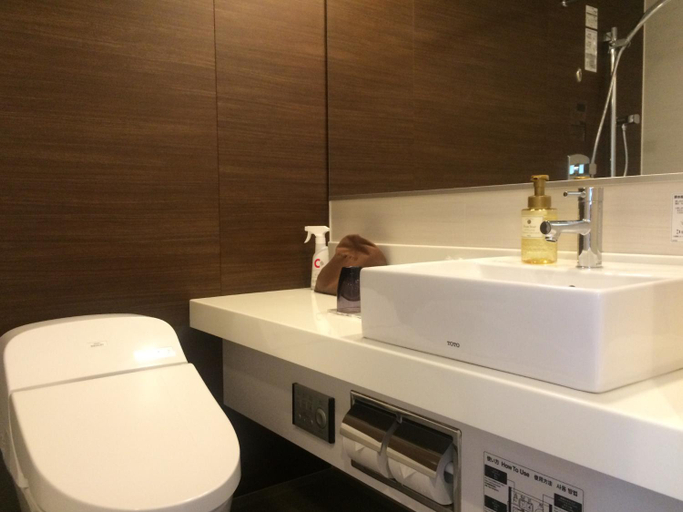 Bathroom 10