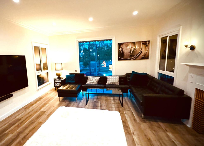 Others 3, Los Angeles Cottage, Los Angeles