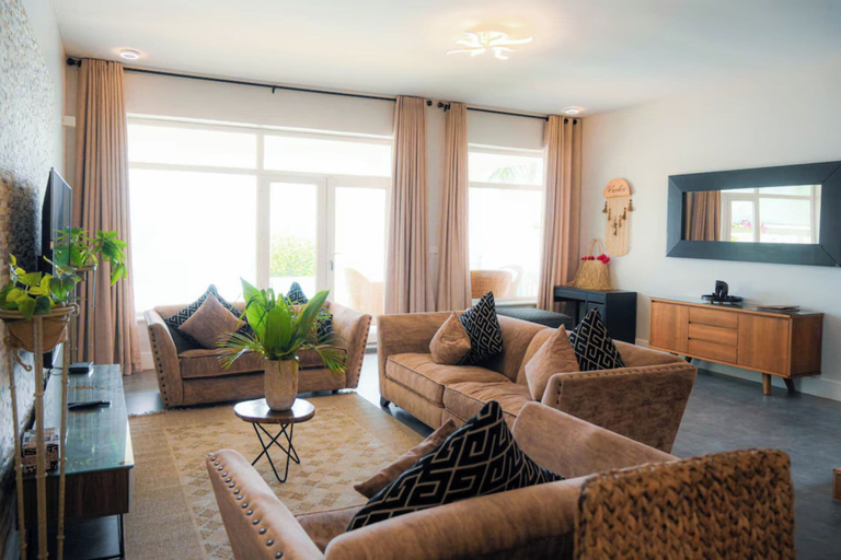 Others 5, DT Beachfront Villas, Magharibi
