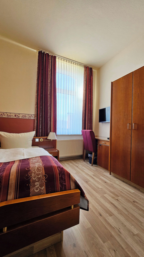 Bedroom 2, Hotel Nordischer Hof, Rostock