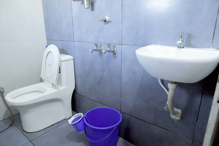 Bathroom 4, MATHA TOURIST HOME, Thiruvananthapuram