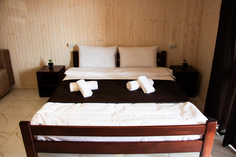 Bedroom 4, Dallas, Tiachivs'kyi