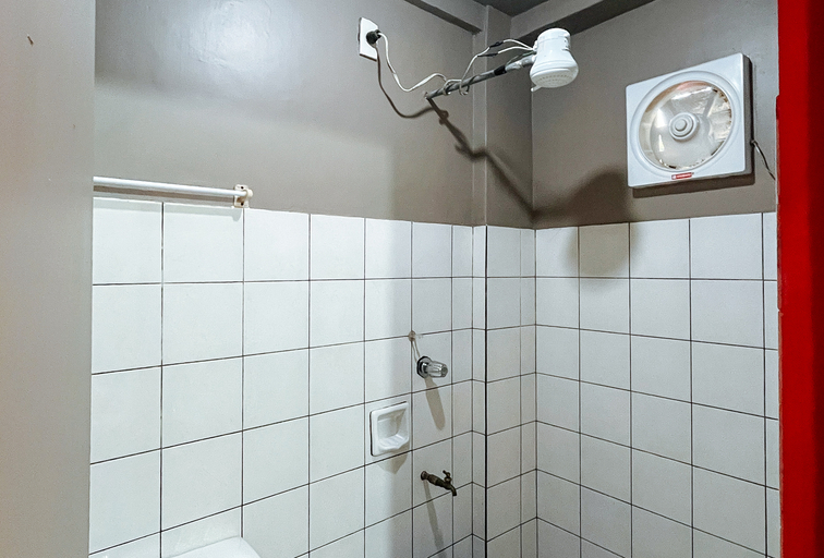 Bathroom 9