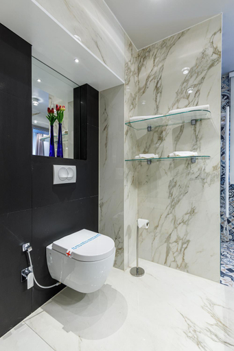 Bathroom 11