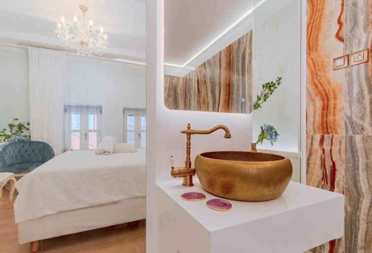 Bedroom 3, Madame Hortense Hotel, Crete