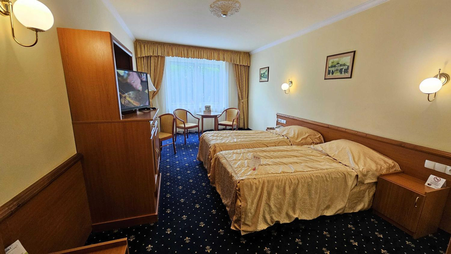 Bedroom 3, Hotel Korona Eger Wellness and Conference Hotel, Eger