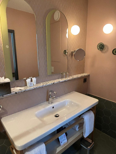 Bathroom 4, Hotel De Cambis, Vaucluse