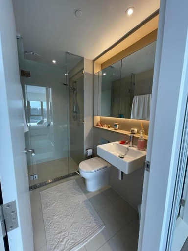 Bathroom 4, Yarra Accommodation, Melbourne