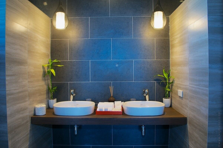 Bathroom 5, La Chevrerie Resort & Spa, Mabini
