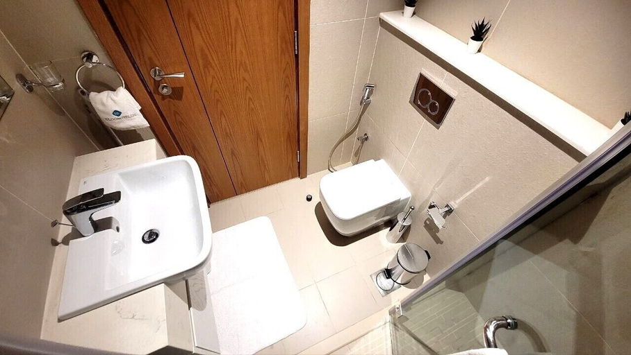 Bathroom, Bloomfields STU with Canal View Julpur, Abu Dhabi City