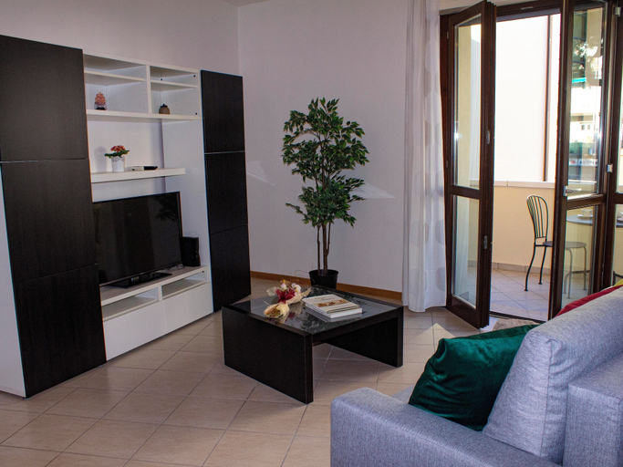 Others 5, CASA IL FIORE, Florence