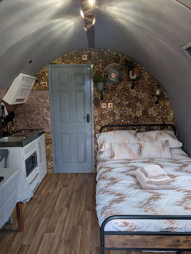 Bedroom 3, Caplor Glamping and Lodges, Herefordshire
