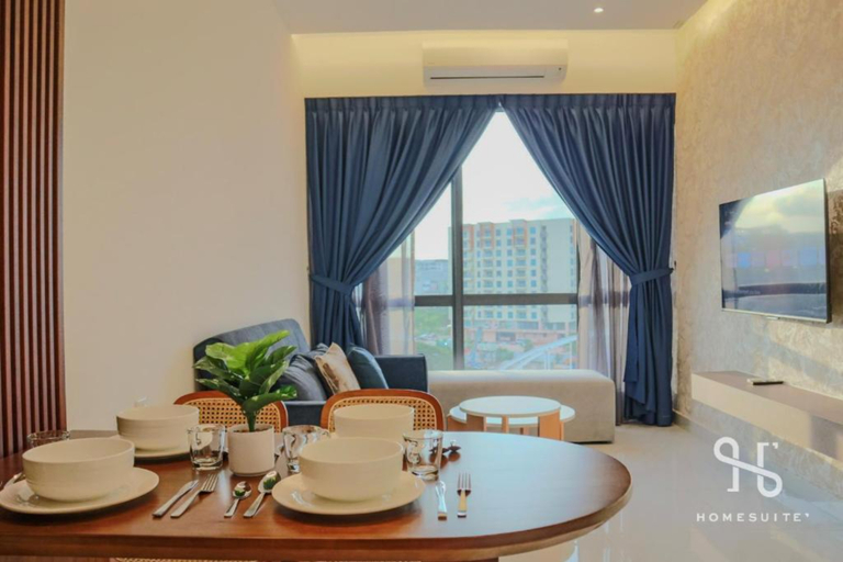 The SIGAR Hotel at Sutera Bay Room Type - T8 Deru 2-Bedroom Suite (1 King + 2 Single)