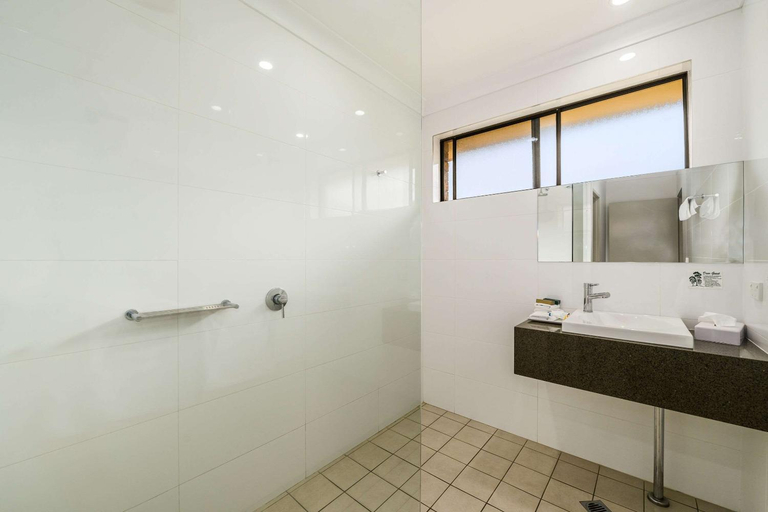 Bathroom 7