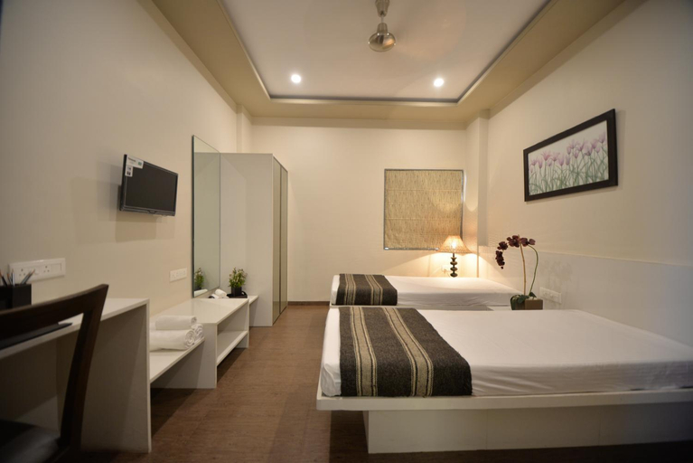 Bathroom 4, Naman Hotel, Solapur