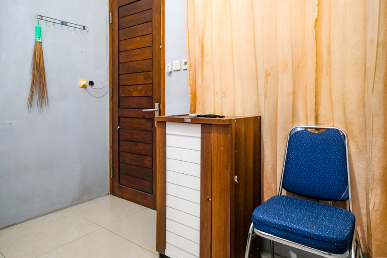 Others 5, RedDoorz @ Jalan Kedawung, Malang