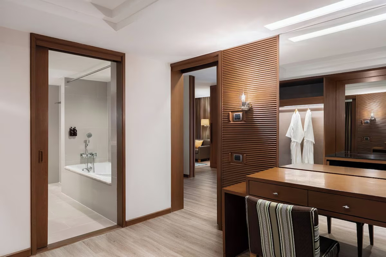 Bathroom 5, Dusit Princess Srinakarin, Prawet