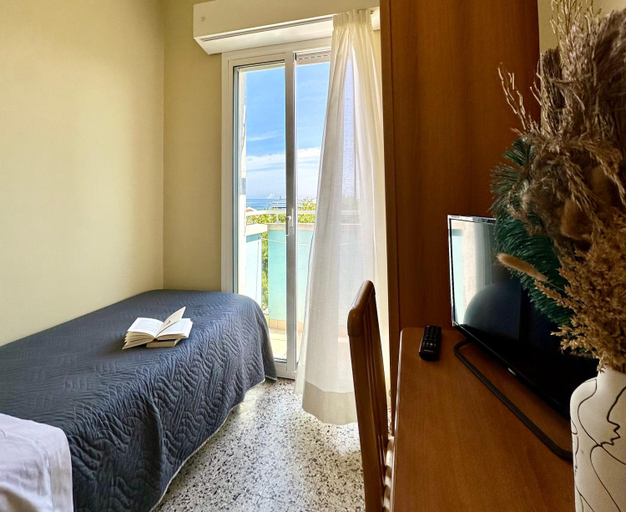 Bedroom 2, Hotel Pacific, Rimini