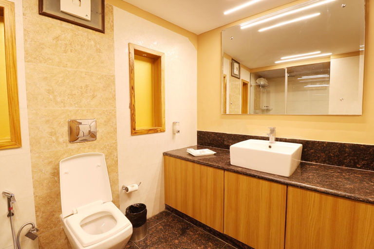 Bathroom 4, Amritara Hunky Dory Resort, Dalhousie Road, Pathankot