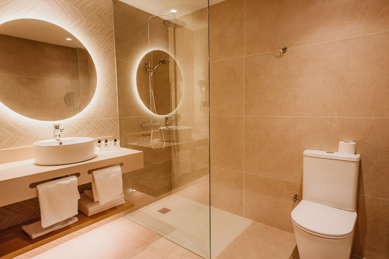 Bathroom 4, Miramar Hotel 4* Superior, Girona