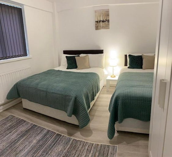 Bedroom 2, PRIVATE ROOM IN SIDMOUTH STREET, KINGS CROSS, London