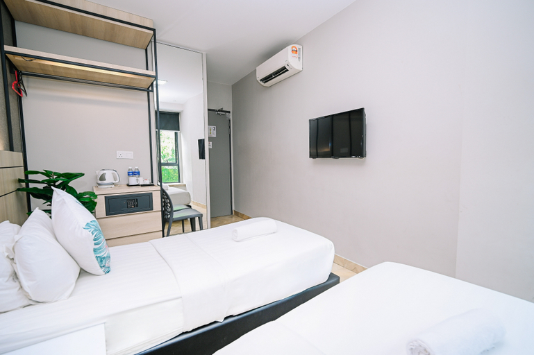 Bedroom 3, Swing & Pillows - TAR UMT Setapak, Kuala Lumpur