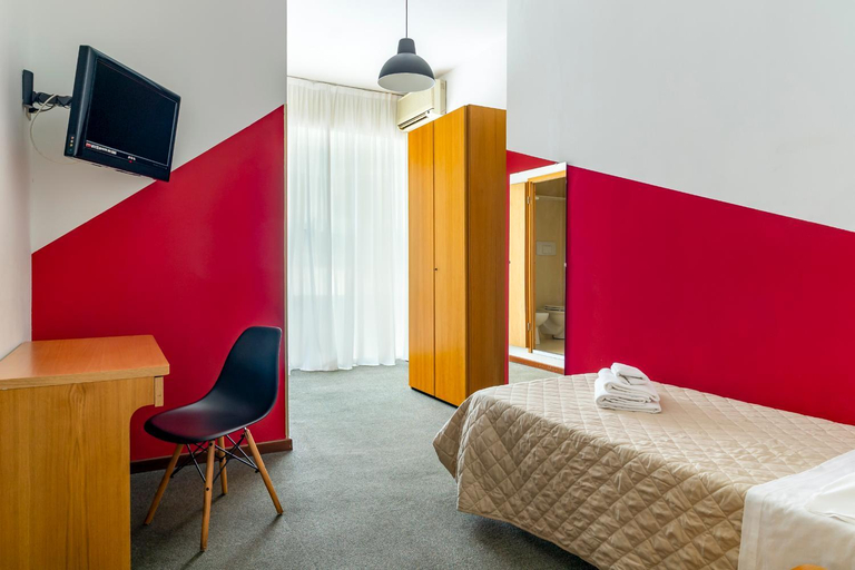 Bedroom 3, UniHo Hostel, Pavia