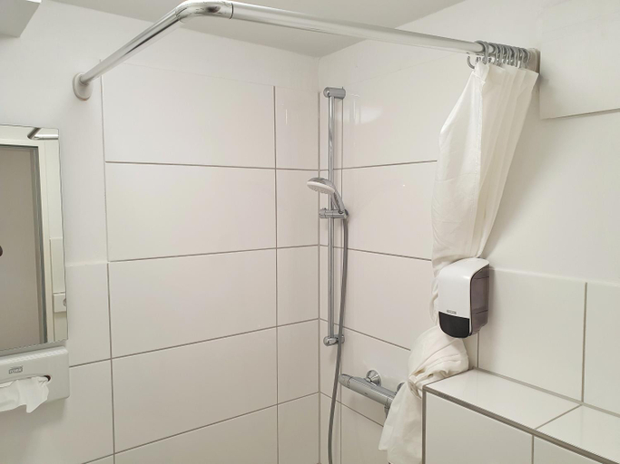 Bathroom 17