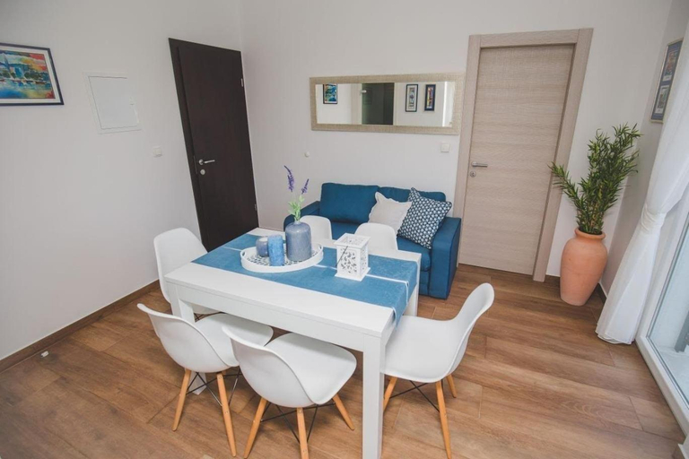 Others 3, Apartments Salsa, Supetar
