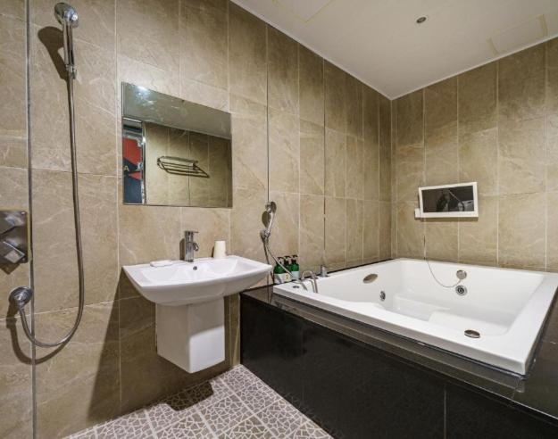 2, ava motel, Gimhae