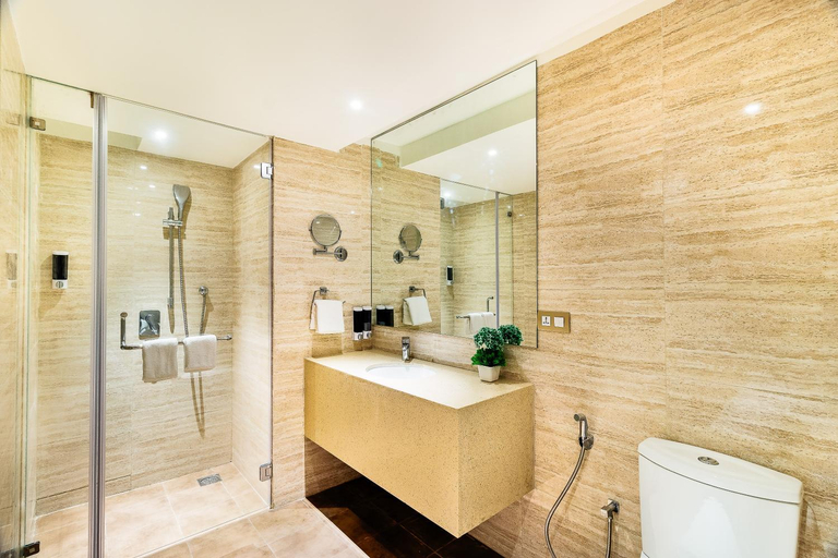 Bathroom 5, Jagadish Hotel Sankey Road, Bangalore