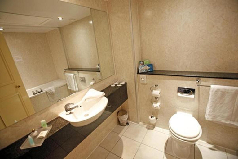 Bathroom 4, Britannia Hampstead, London