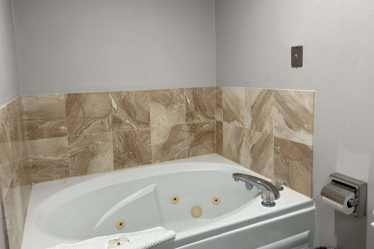 Bathroom 3, Quality Inn & Suites Tarboro - Kingsboro, Edgecombe