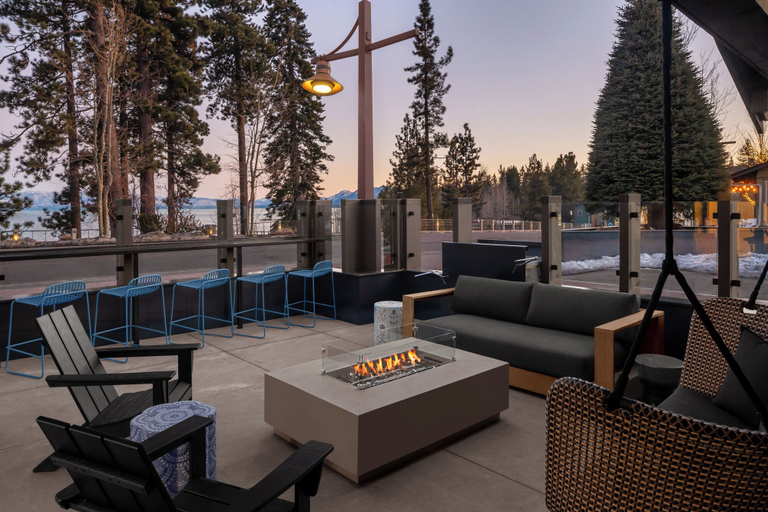 Food & Drinks 4, evo Hotel Tahoe City, Placer