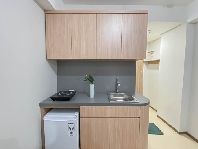 Others 2, Comfy Studio Room at Meikarta Apartment By Travelio, Cikarang