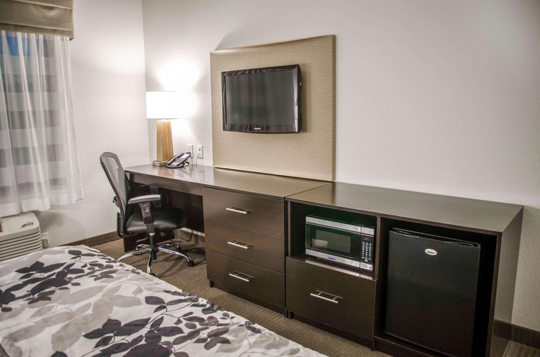 Bedroom 4, Sleep Inn & Suites Center, Shelby
