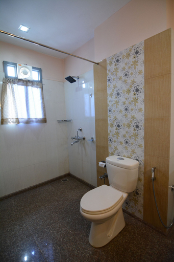 Bathroom 4, Hotel Royal Highness, Tinsukia