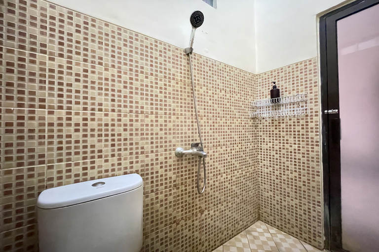 Hotel Ramayana Garut - Tap to explore photos